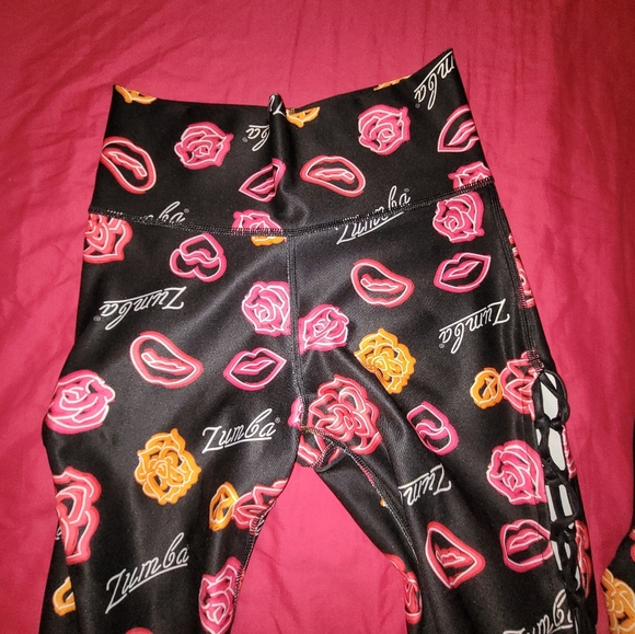 Zumba Outfit Top and Leggings Black with Kisses, Zumba letters M - Picture 7 of 14